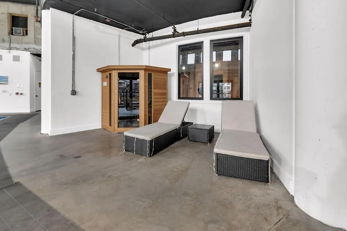 Blue Bliss Indoor Pool, Free Parking, Near Nyc Apartment Elizabeth